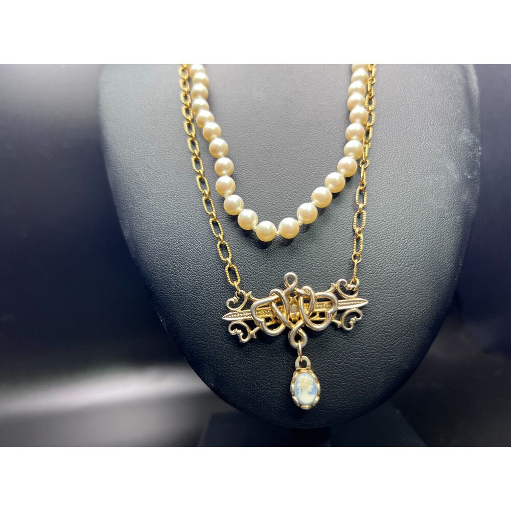 Pearl and Cameo Necklace